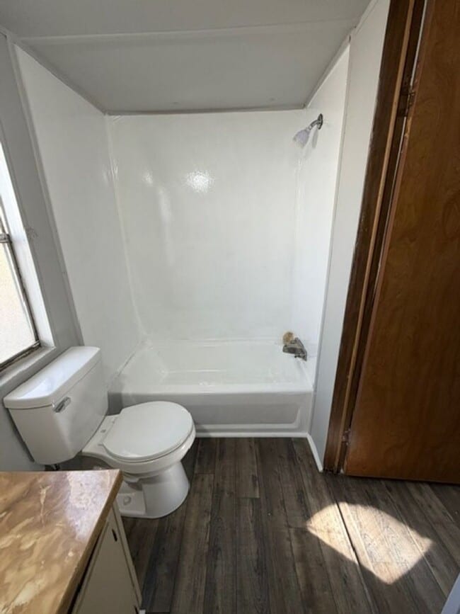 Building Photo - 2 Bed, 2 Bath Rental in Centerville!