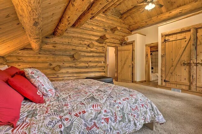 Building Photo - Mountain Cabin. Abundant outdoor amenities and activities nearby! 1 year lease! Pets negotiable!