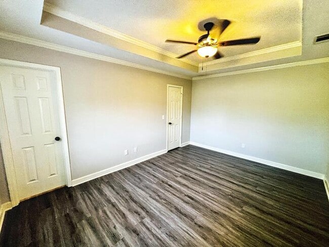 Building Photo - 217 Shadow Creek Dr