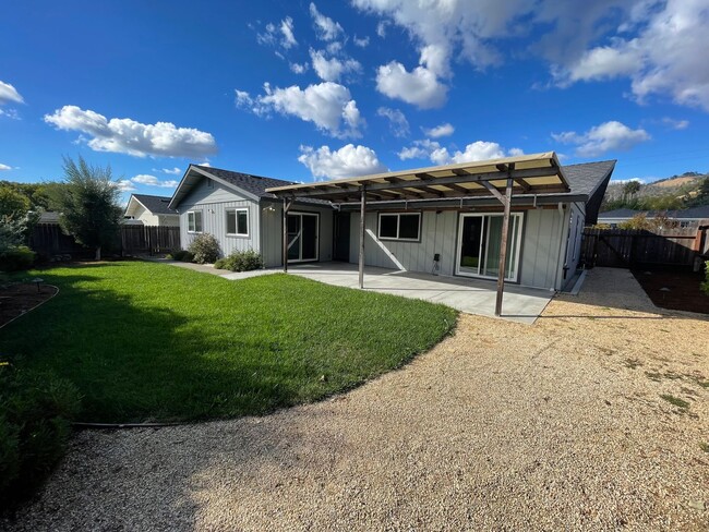 Building Photo - Completely Remodeled Single Level, 3 Bedro...