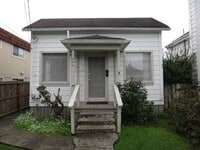 Building Photo - 1554 H St