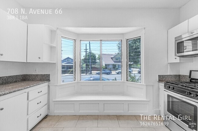 Building Photo - 708 N Avenue 66