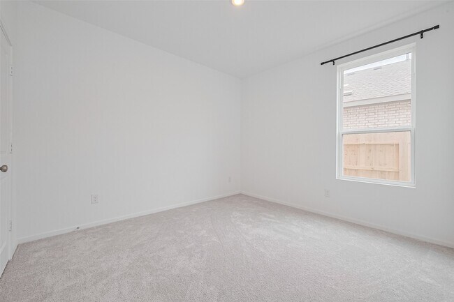 Building Photo - 26615 Coast Redwood Dr