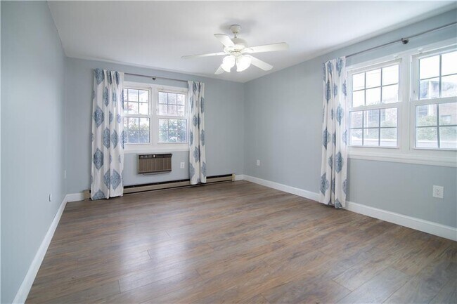 Building Photo - 23 Bullocks Point Ave