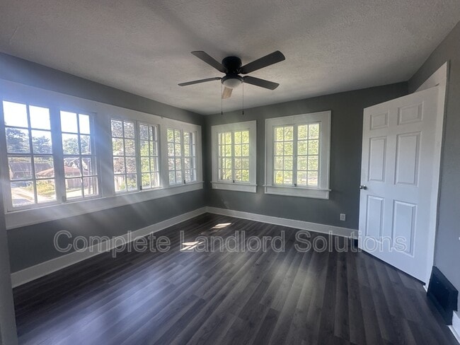 Building Photo - 2266-2262 Warren St