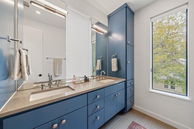 Building Photo - 2509 Durwood St