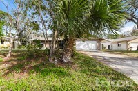 Building Photo - 2933 Sabal Palm Dr