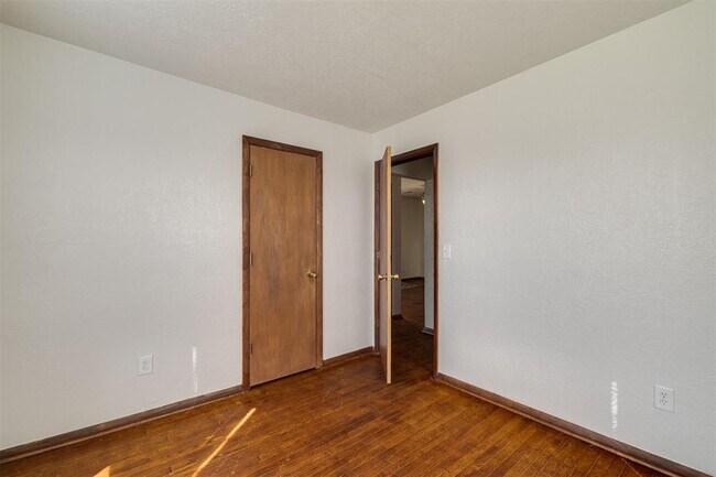Building Photo - 1133 Stubbeman Ave