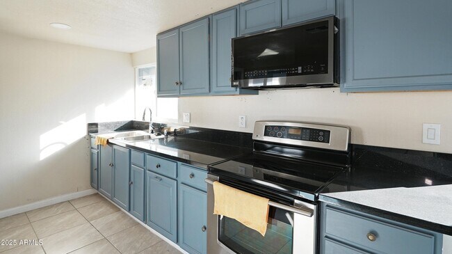 Building Photo - 307 N D St