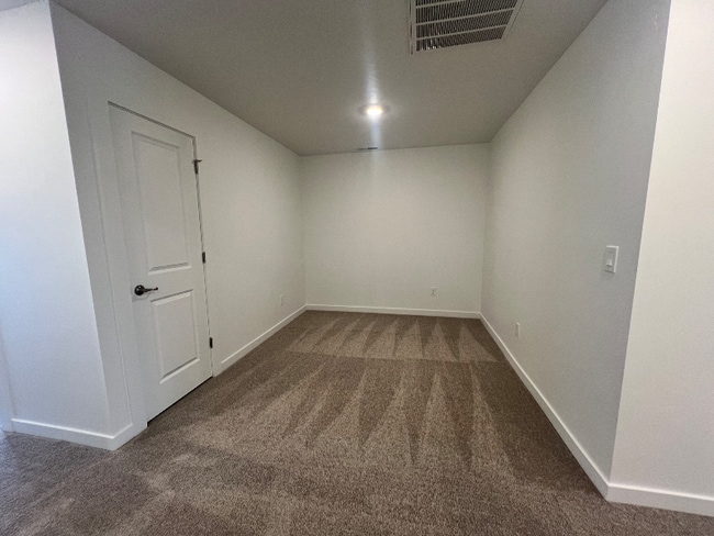 Building Photo - 4112 W Cirrus Ln