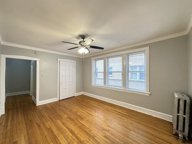 Building Photo - 4827 N Springfield Ave