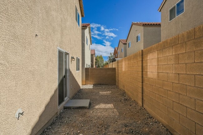 Building Photo - This Stunning 3 Bed, 2 ½ Bath Home Is A Ra...