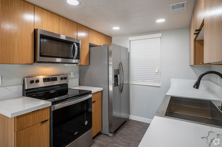 2BR, 1BA - 875SF - Corona Pointe Resort