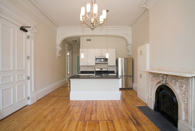 Building Photo - 658 Massachusetts Ave