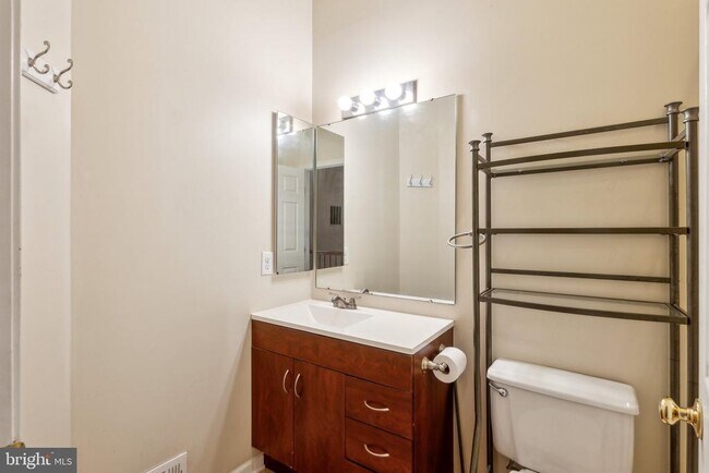Building Photo - 5492 Prince William Ct