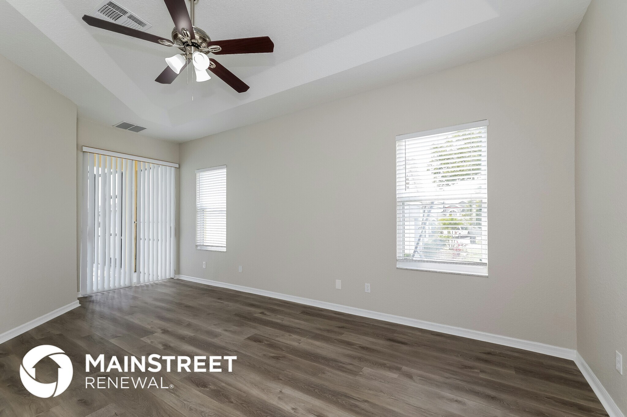 Building Photo - 820 Corvina Dr