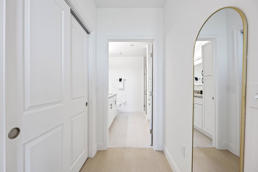 Building Photo - 701 Pilot Ln