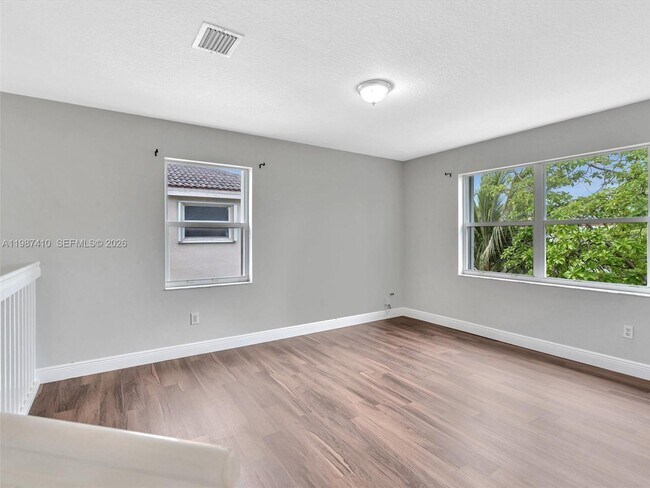 Building Photo - 1498 SW 106th Ave