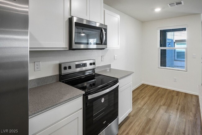 Building Photo - 9338 Soothing Sea St