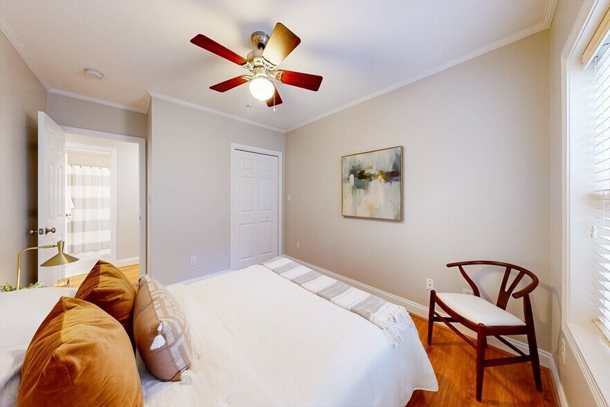 Building Photo - 111 W 8th St