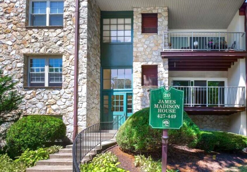 Building Photo - 429 Drummers Ln