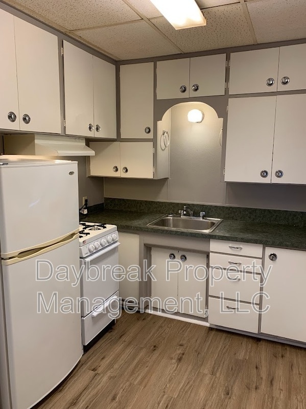 Building Photo - 1121 2nd Ave S