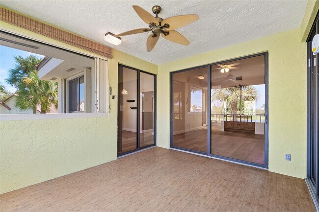 Building Photo - 302 Sea Oats Dr