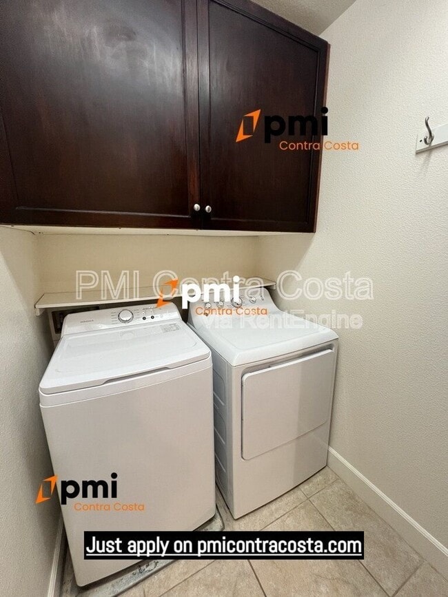 Building Photo - 5217 S Esprit Loop