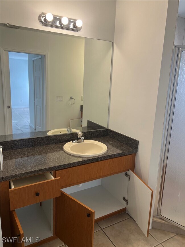 Building Photo - 279 SW 3rd Terrace