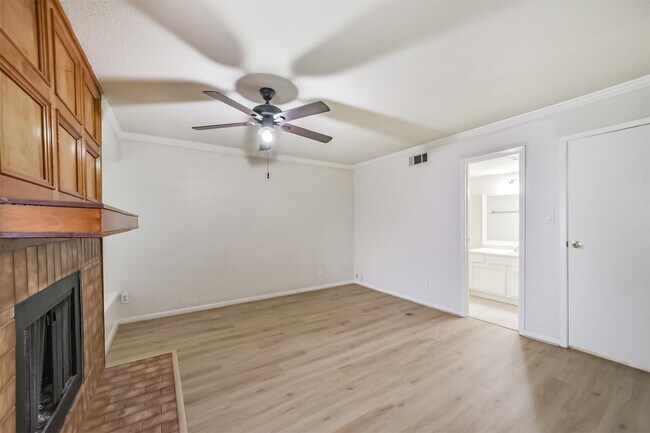 Building Photo - 5917 Fairdale Ln