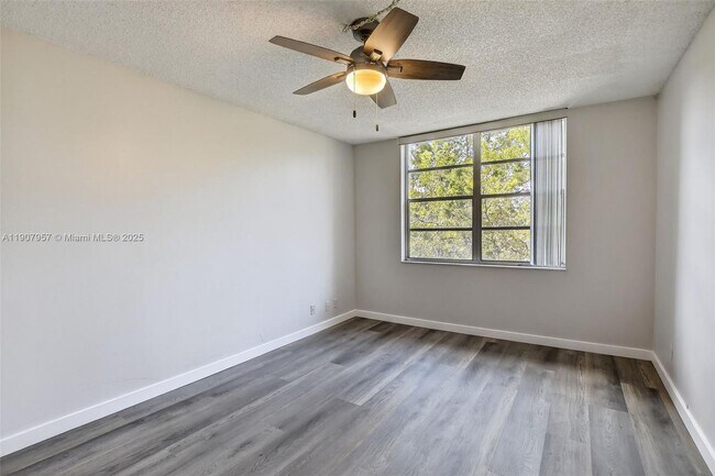 Building Photo - 6500 Cypress Rd