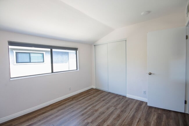 Building Photo - 7035 Lisa Ln