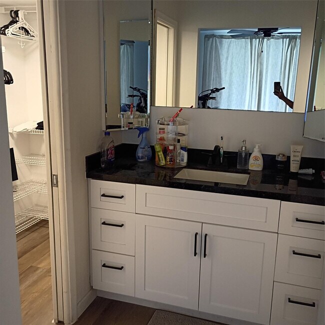 Building Photo - 3351 NW 85th Ave