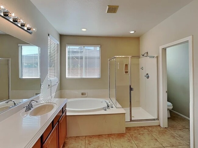 Building Photo - 4715 Junewood St