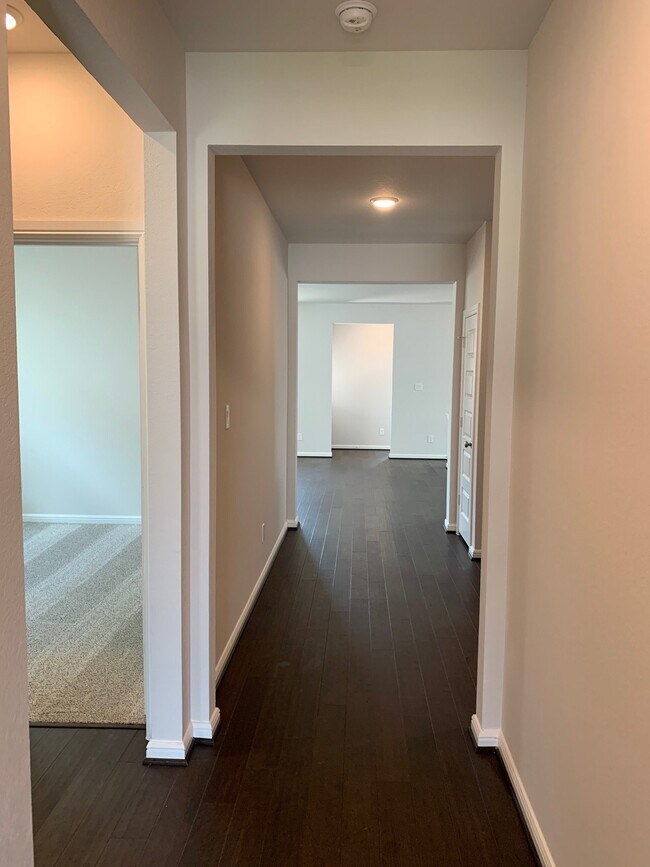 Building Photo - 8022 Cliffside Terrace Ct
