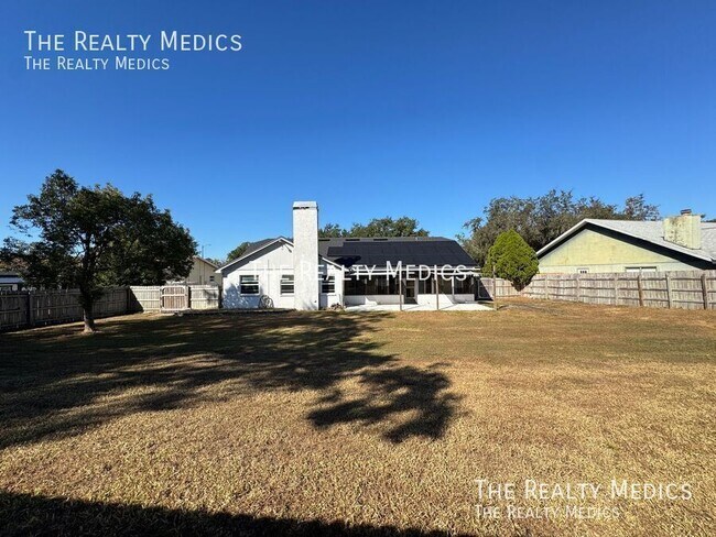 Building Photo - 2601 Bridle Dr