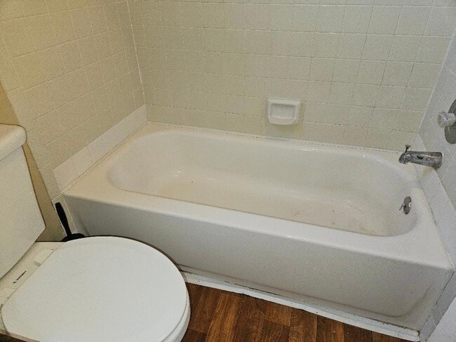 Building Photo - 805 Lexington Rd