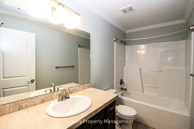 Building Photo - Newer Snohomish Home 3bed 3bath 1836sf 2 Car Garage with EV Charger A/C Equipped with a high-effi...