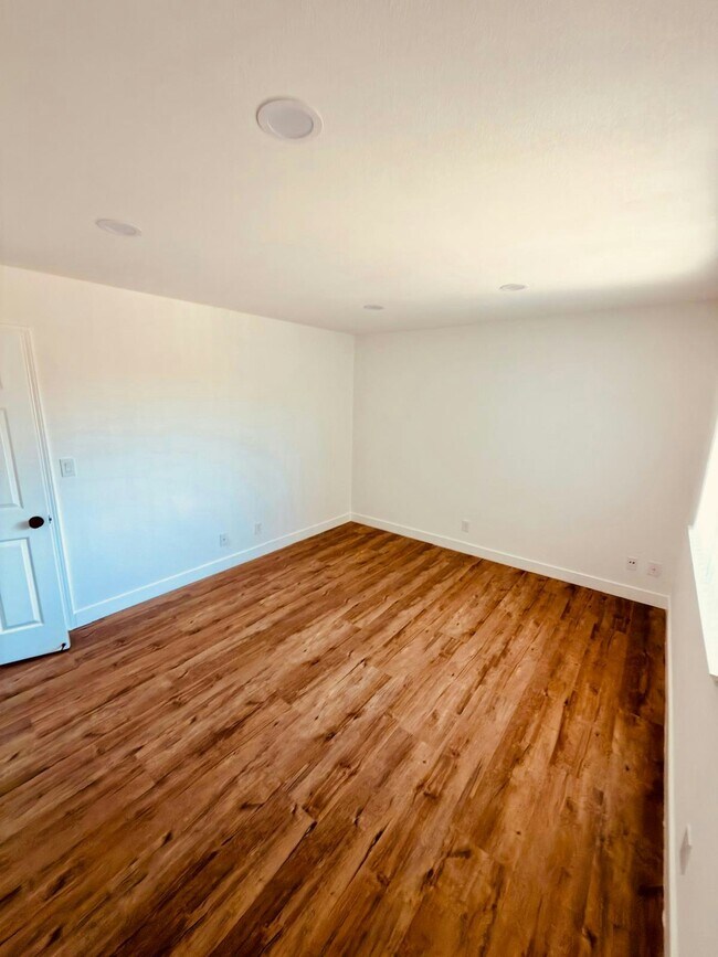 Building Photo - 5544 Keoncrest Cir