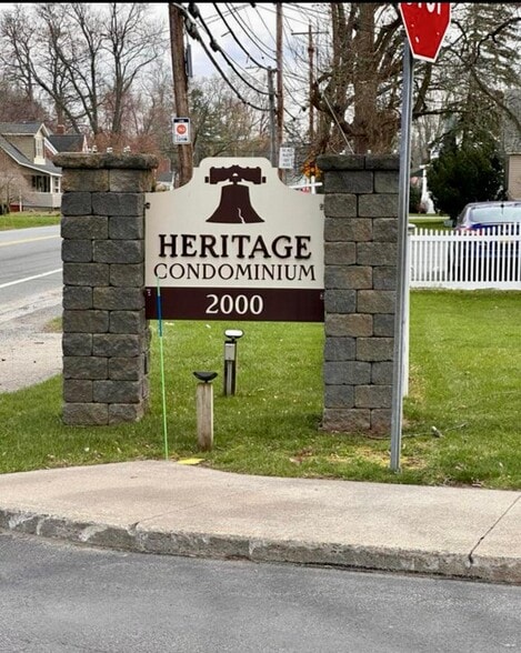 Primary Photo - 2000 Curry Rd