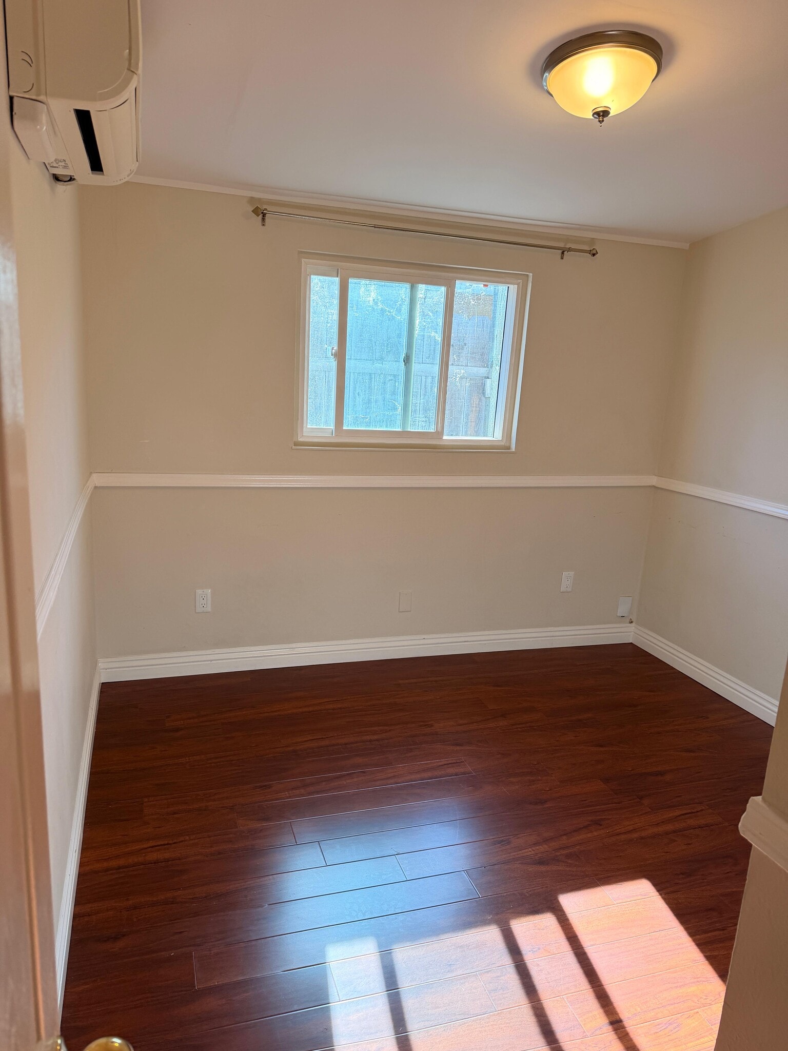 Building Photo - 4444 Millard Ave