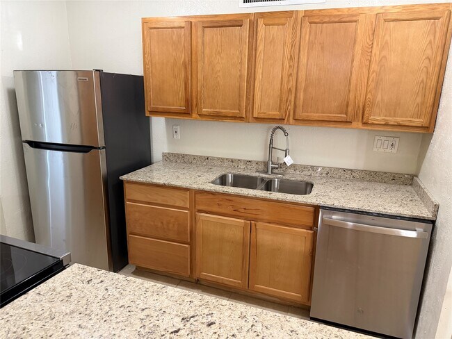 Building Photo - 4915 Porter Ridge Dr