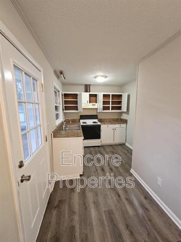 Building Photo - 901 Weiss Ave