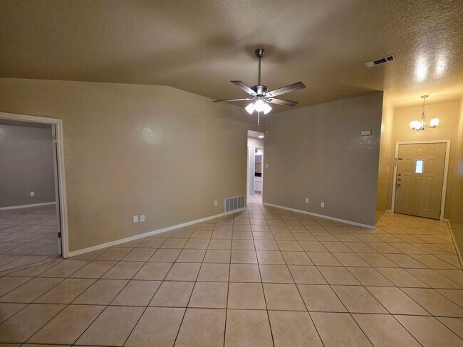 Building Photo - Beautifully Updated 4 Bedroom Home