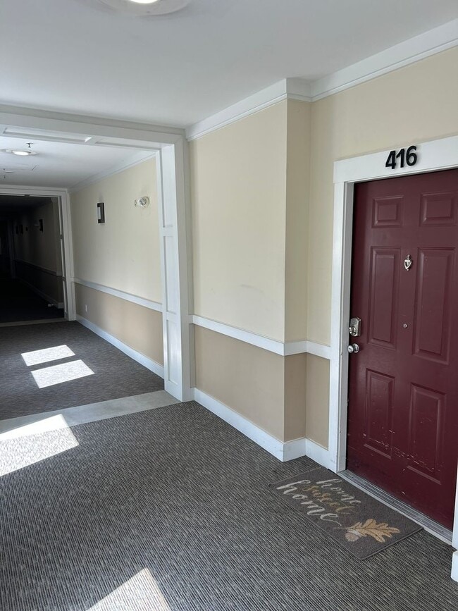 Building Photo - One of Kind-Top Floor Unit!