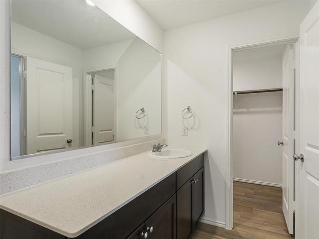 Building Photo - 1701 River Xing Dr