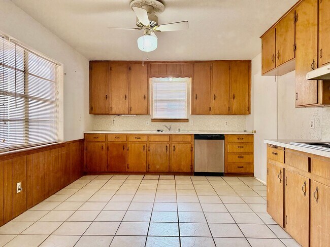 Building Photo - Home for Rent