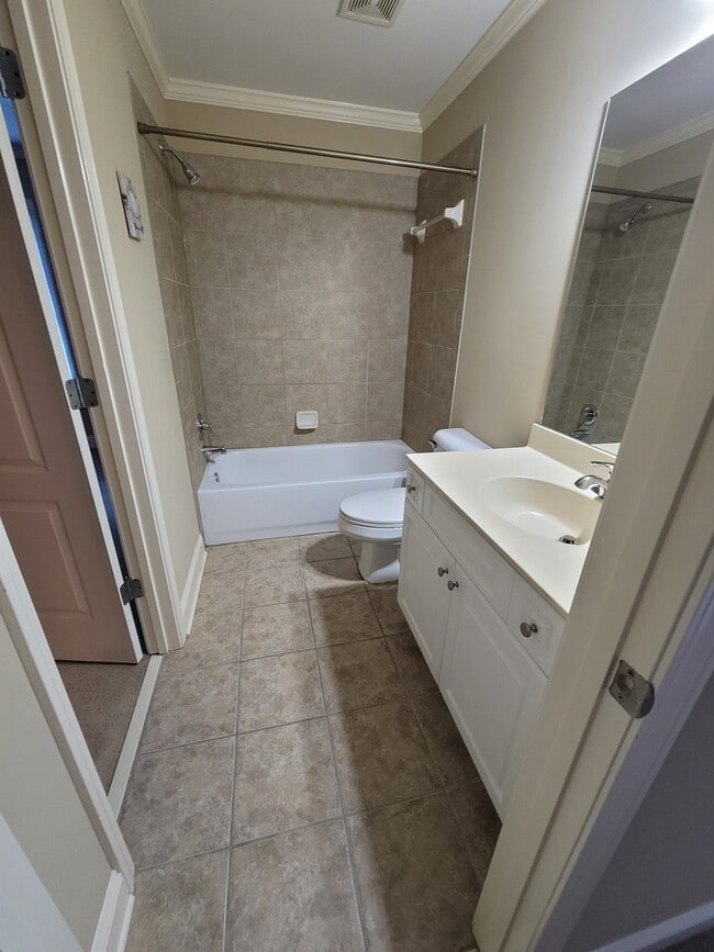 Building Photo - 340 Ridgemill View