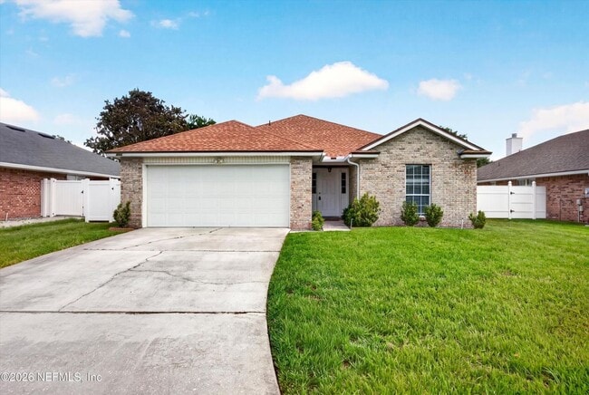 Building Photo - 490 Hillside Dr