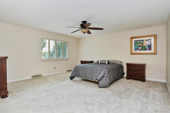 Building Photo - 10725 E Maplewood Dr